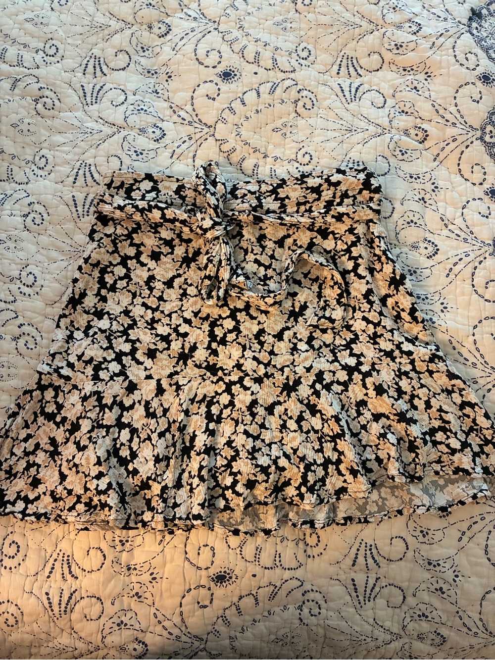 Abercrombie & Fitch Black Floral Tie-Waist Skirt - XS